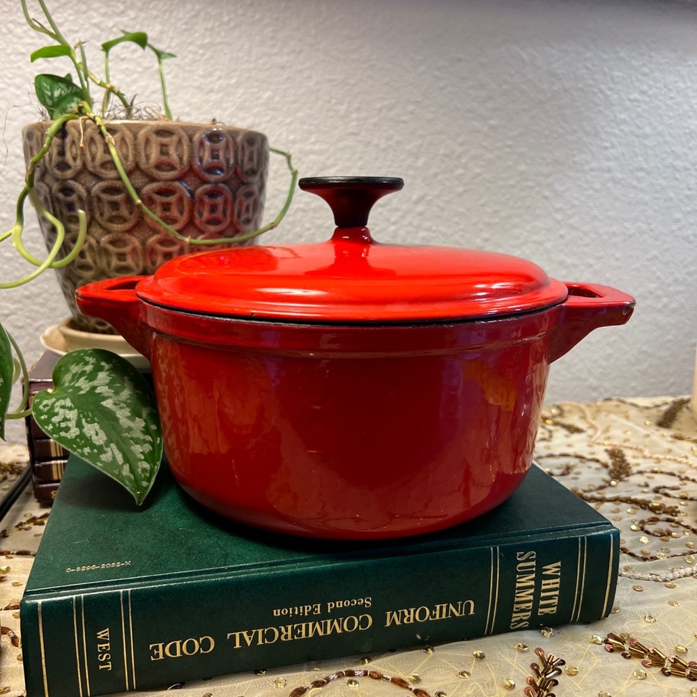 Vintage Cook's Essentials Red Enamelled Cast Iron 2.5QT Covered Pot